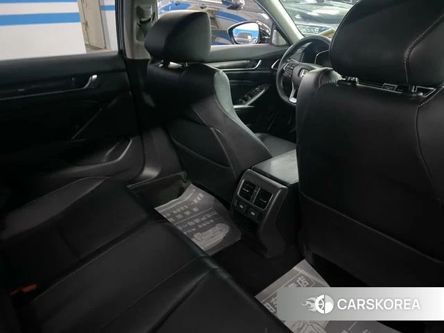 Honda Accord id 4367547 из Китая 16