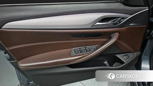 BMW 5 Series (G30) id 4482864 из Кореи 16