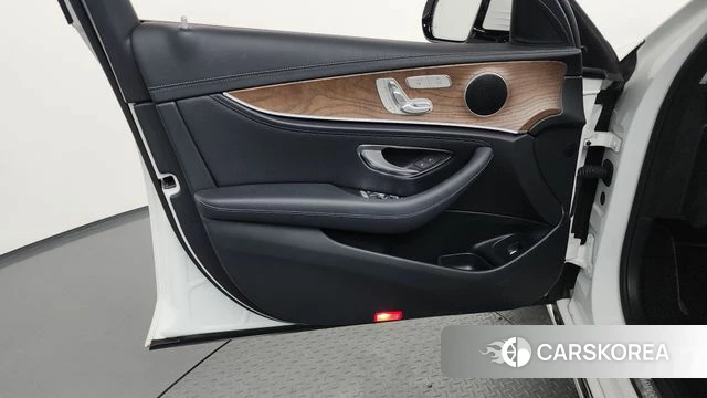 Mercedes-Benz E-Class W213 id 4722295 из Кореи 16