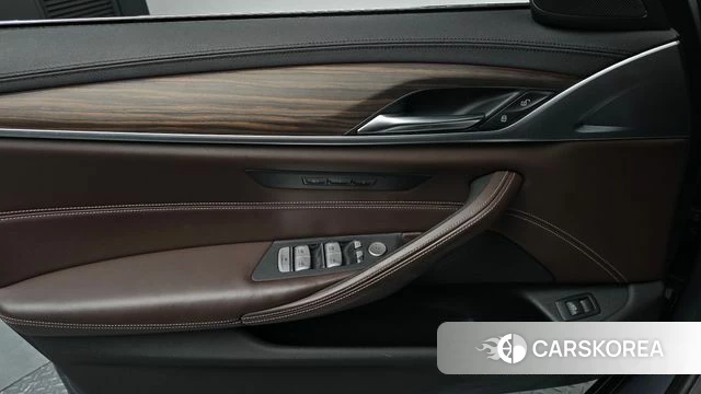 BMW 5 Series (G30) id 4496456 из Кореи 16