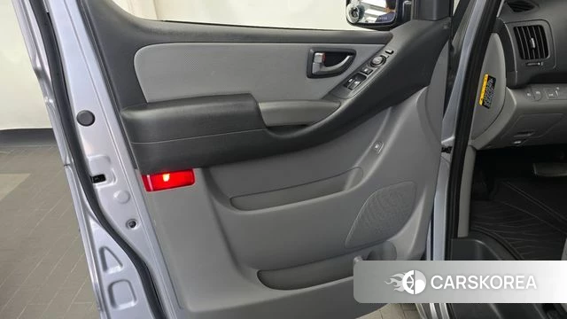 Hyundai The New Grand Starex id 4647353 из Кореи 16