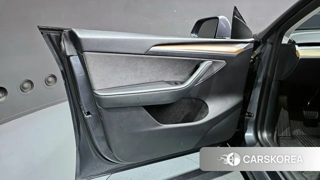 Tesla Model Y id 4315606 из Кореи 16