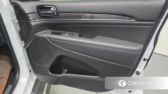 Jeep Grand Cherokee id 4231960 из Кореи 16