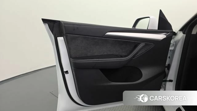 Tesla Model Y id 4749409 из Кореи 16