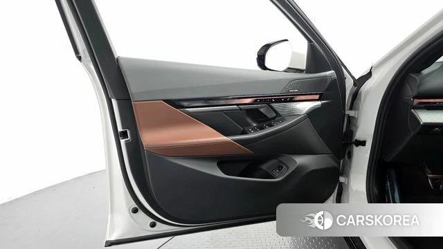 BMW 5 Series (G60) id 4591226 из Кореи 16