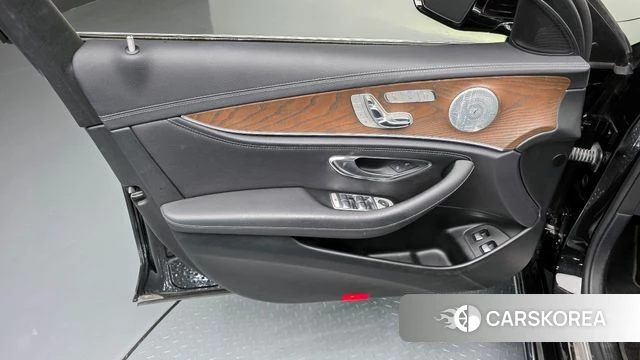 Mercedes-Benz E-Class W213 id 4203431 из Кореи 16