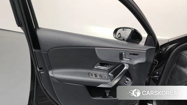 Mercedes-Benz A-Class W177 id 4309987 из Кореи 16