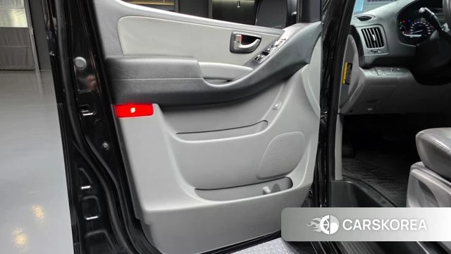 Hyundai The New Grand Starex id 4446939 из Кореи 16
