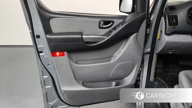 Hyundai The New Grand Starex id 4435581 из Кореи 16