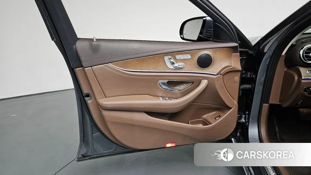Mercedes-Benz E-Class W213 id 4770768 из Кореи 16