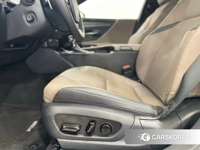 Lexus ES id 4207160 из Китая 16
