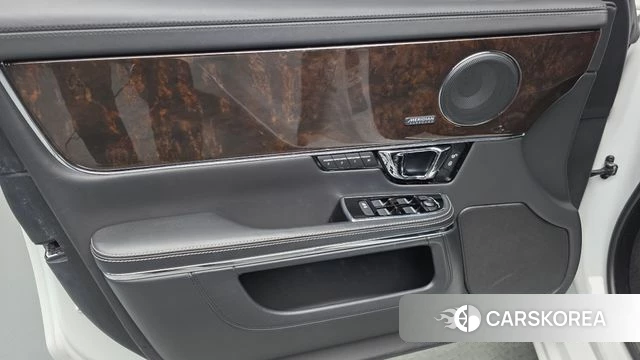 Jaguar All New XJ id 4620413 из Кореи 16