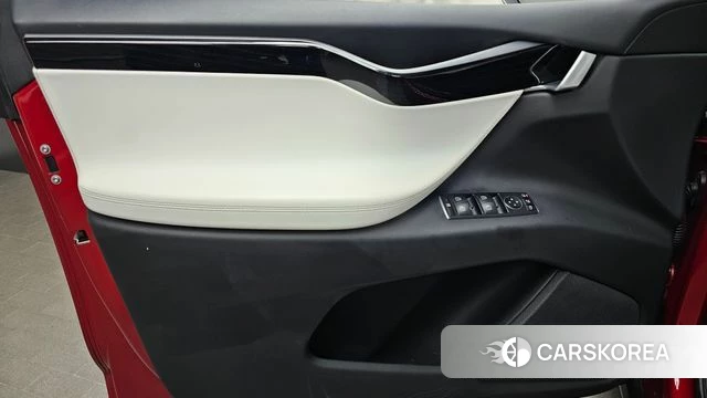 Tesla Model X id 4684241 из Кореи 16
