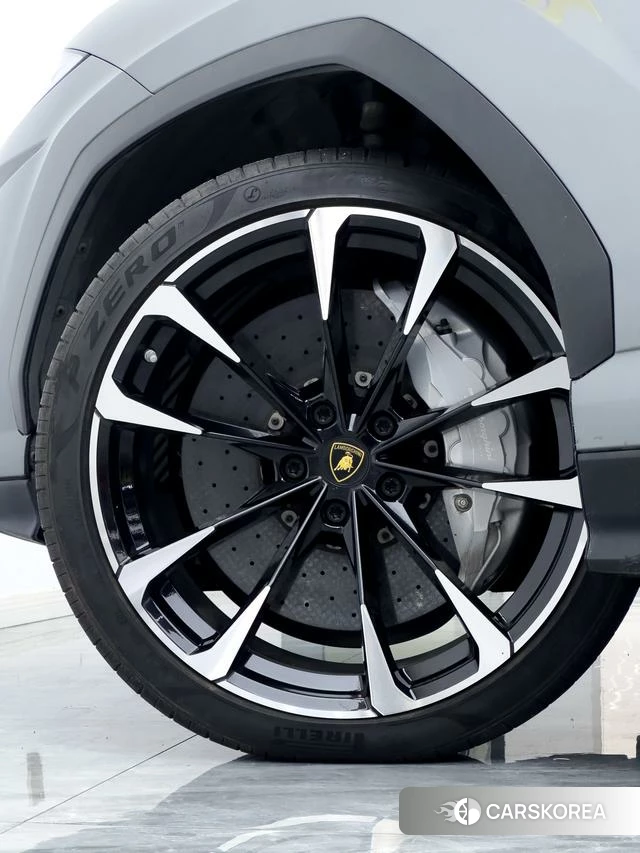 Lamborghini Urus id 4239215 из Китая 16