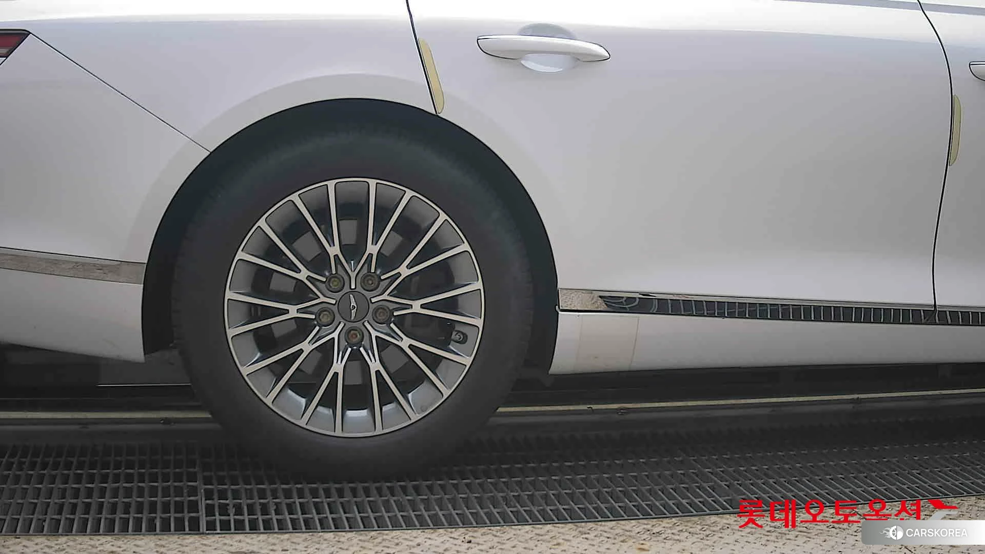 Hyundai G80 id 4902482 из Кореи 16