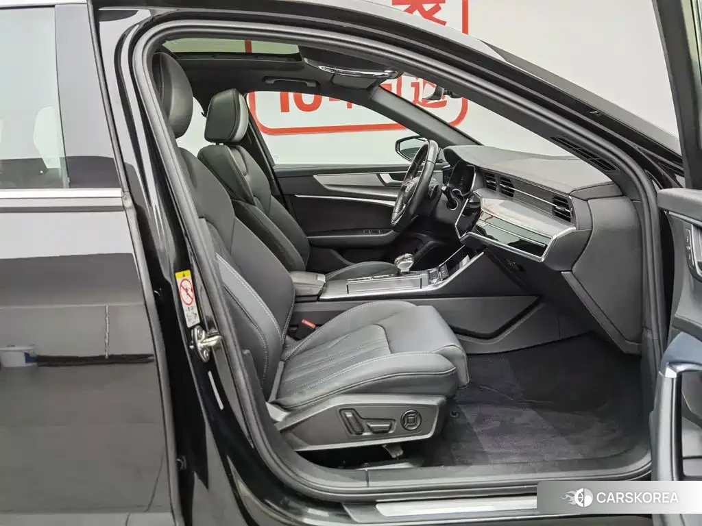 Audi A6L id 4576656 из Китая 16