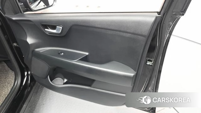 Kia Stonic id 4356288 из Кореи 16