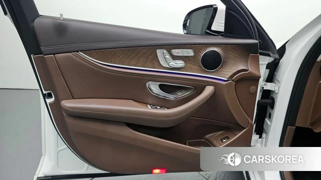 Mercedes-Benz E-Class W213 id 4384378 из Кореи 16