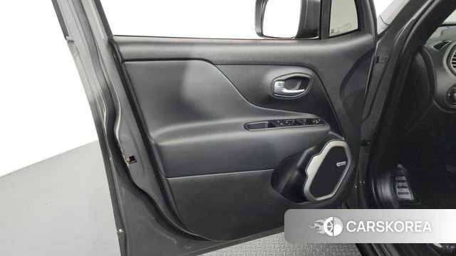 Jeep Renegade id 4376560 из Кореи 16