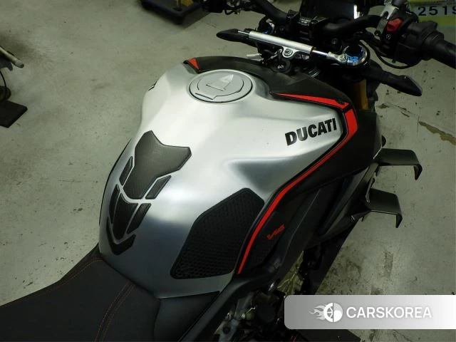 Ducati STREETFIGHTER V4 S id 3951940 из Японии 16