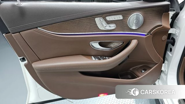 Mercedes-Benz E-Class W213 id 4620493 из Кореи 16