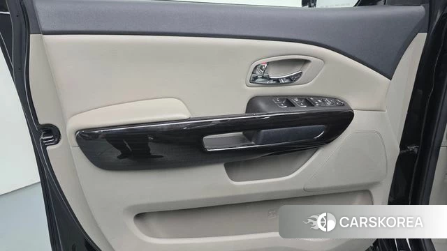 Kia The New Carnival id 4203843 из Кореи 16