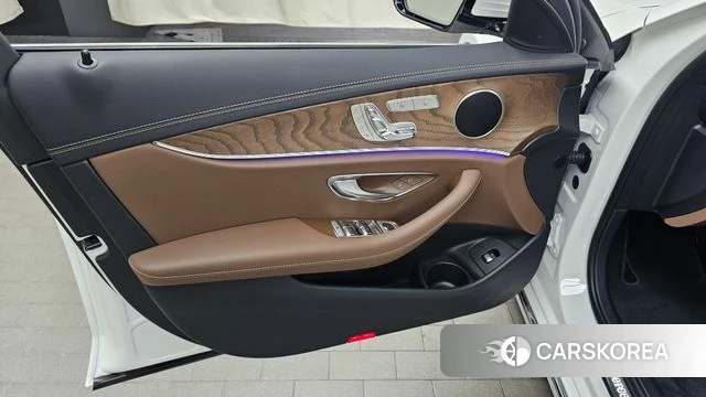 Mercedes-Benz E-Class W213 id 4293860 из Кореи 16