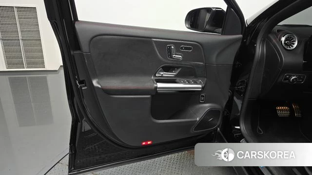 Mercedes-Benz EQA H243 id 4488212 из Кореи 16