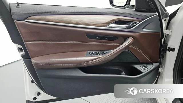 BMW 5 Series (G30) id 4483239 из Кореи 16