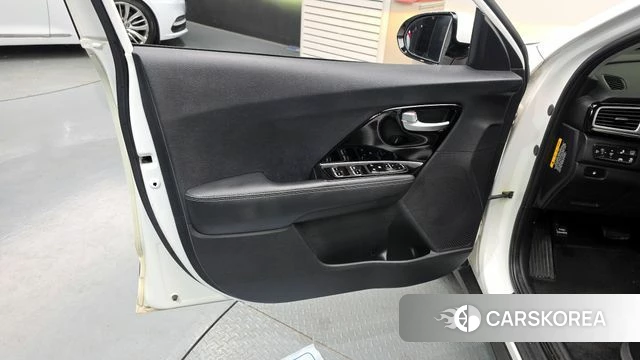 Kia Niro id 4251323 из Кореи 16