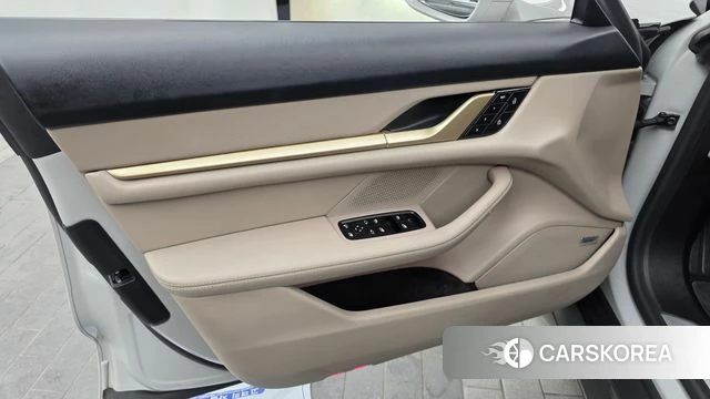 Porsche Taycan id 4623191 из Кореи 16