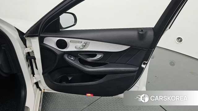 Mercedes-Benz C-Class W205 id 4304908 из Кореи 16