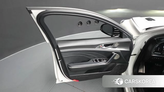 Kia Stinger Meister id 4880621 из Кореи 16
