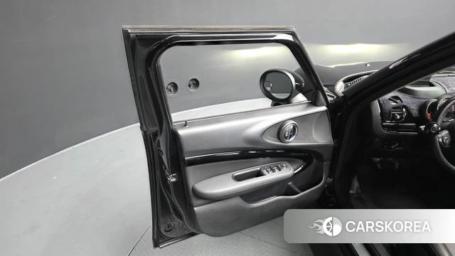 Mini Cooper Clubman id 4196739 из Кореи 16