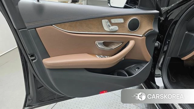Mercedes-Benz E-Class W213 id 4317130 из Кореи 16