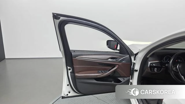 BMW 5 Series (G30) id 4339741 из Кореи 16