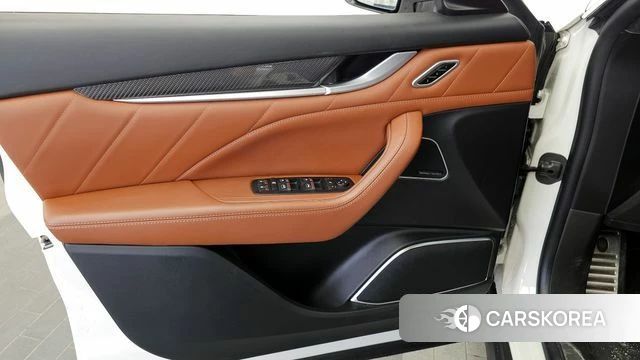 Maserati Levante id 4284972 из Кореи 16