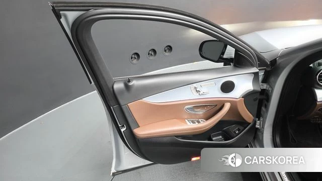 Mercedes-Benz E-Class W213 id 4727565 из Кореи 16
