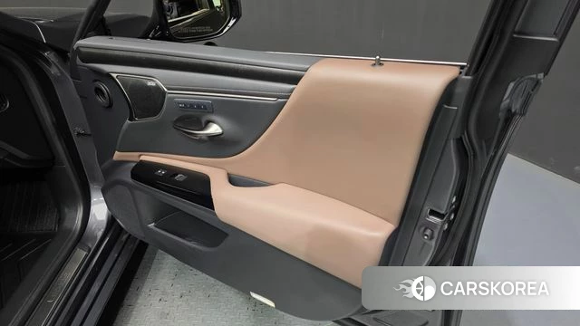 Lexus ES300h 7th generation id 4266447 из Кореи 16