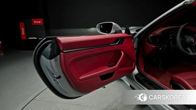 Porsche 911(992) id 4608021 из Кореи 16