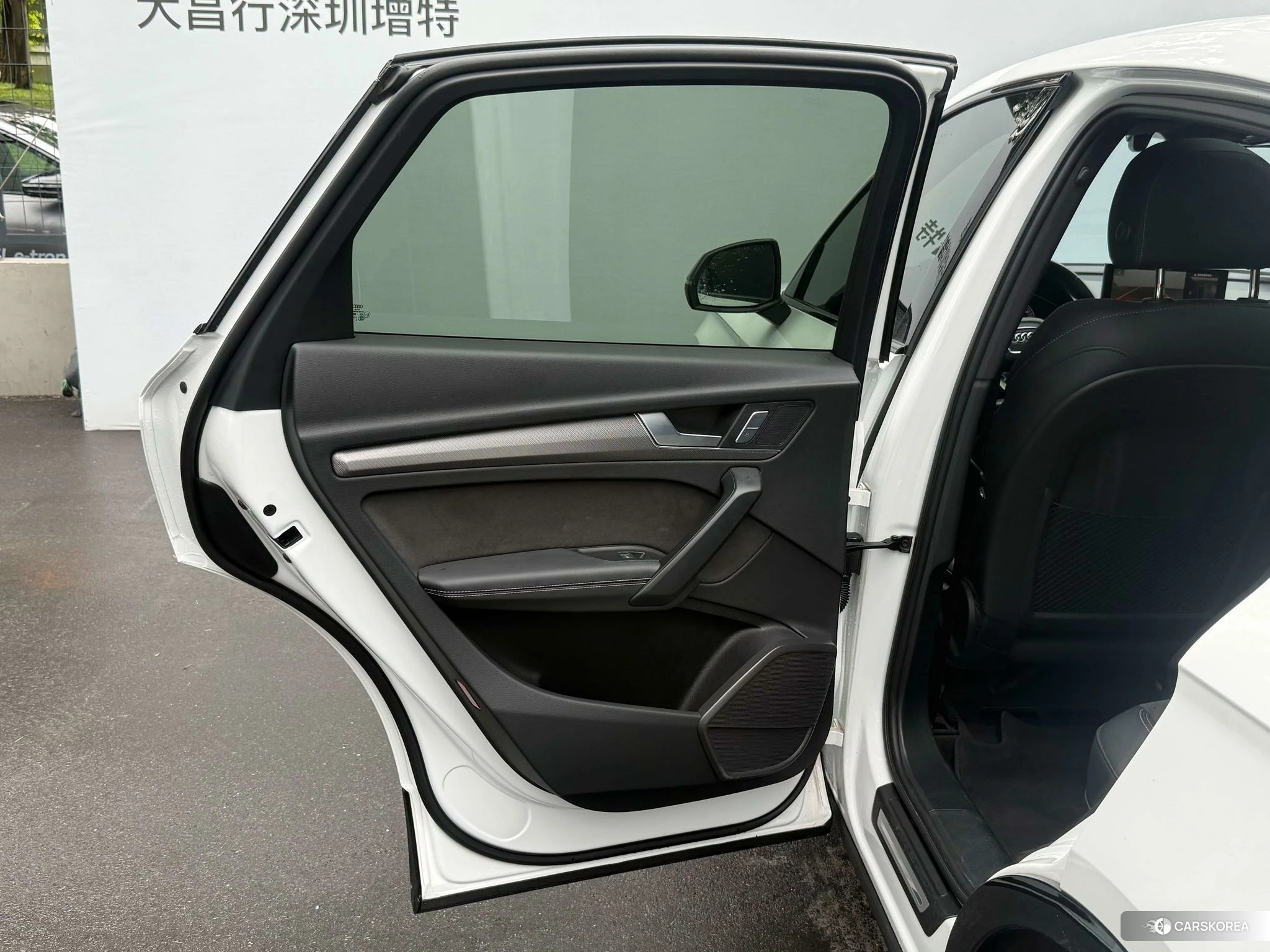 Audi Q5L Sportback id 4440764 из Китая 16