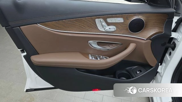 Mercedes-Benz E-Class W213 id 4706831 из Кореи 16