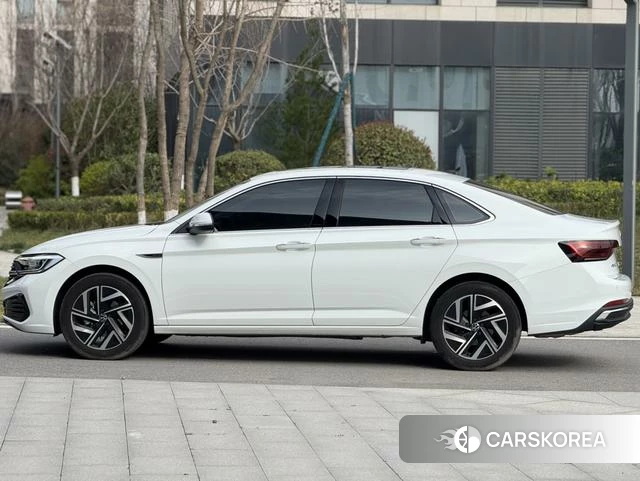 Volkswagen Sagitar id 4260057 из Китая 16