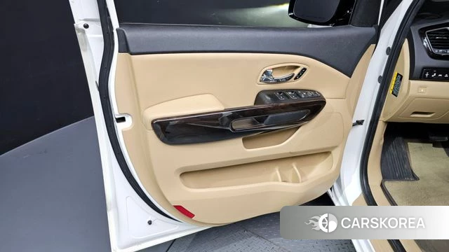 Kia The New Carnival id 4620010 из Кореи 16
