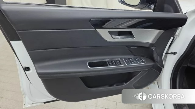 Jaguar XF (X260) id 4563467 из Кореи 16