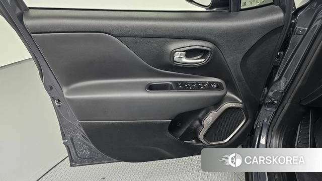 Jeep Renegade id 4623559 из Кореи 16