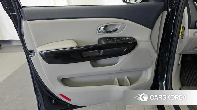 Kia The New Carnival id 4684379 из Кореи 16