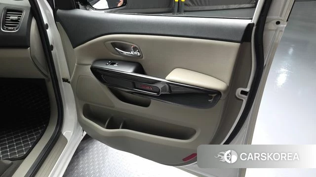 Kia The New Carnival id 4667557 из Кореи 16