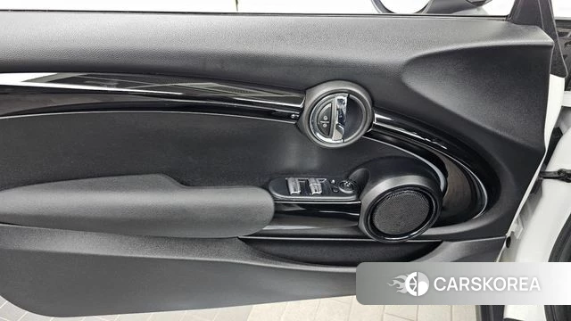 Mini Cooper Convertible id 4640272 из Кореи 16
