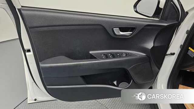 Kia Stonic id 4465426 из Кореи 16